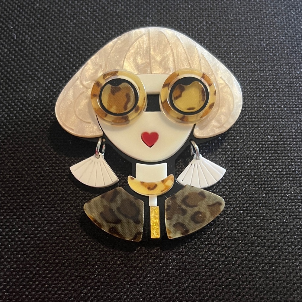 Stylish Leopard Print Brooch with Gold Accents